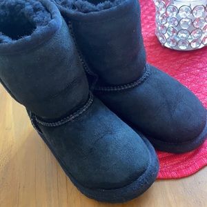 Black kids UGG BOOTS - size 8 toddler